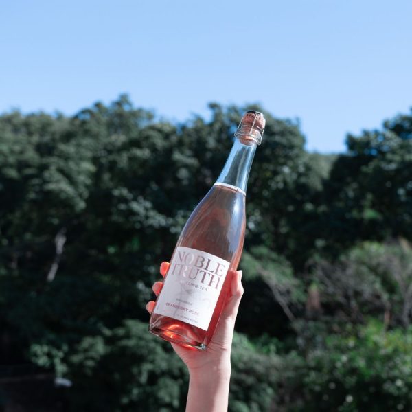 Mindful-sparks-noble-truth-cranberry-rosè